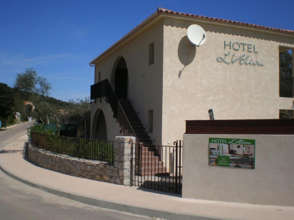 Hotel L'Alivu Galeria  Exteriér fotografie